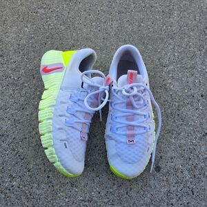 Nike Free Metcon 5 Women's workout shoes in the 'White/Barely  Size 8.5